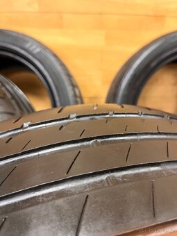 Letní pneu 245/45/18 - 9