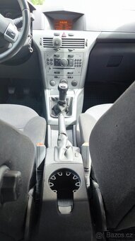 Astra H 1.6 85 kW 2012 - 9