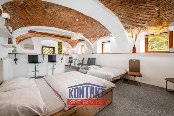 Nabízíme k prodeji stylově zařízený Apartmánový dům v podhů - 9