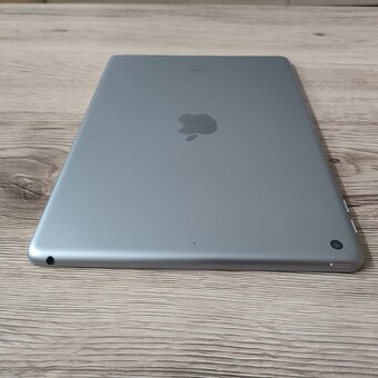 Apple iPad 9.7"Retina/ 128 GB/ Wi-Fi- 2018 6.gen - 9