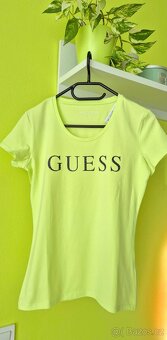 Světlezelené dámské tričko Guess - 9