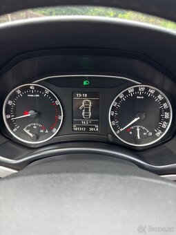 Škoda Octavia combi 1.8 Tsi 2012 bouraná - 9