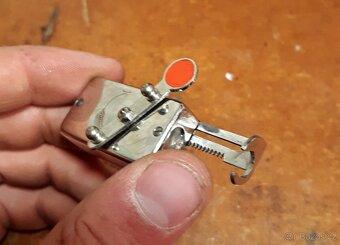 Funkční mechanická samospoušť Autoknips z 30. let - 9