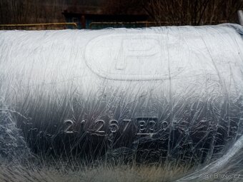 nový zadní tlumič výfuku na Renault - 9