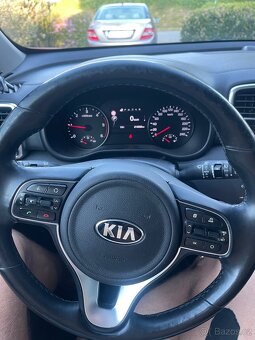 Kia SPORTAGE červená-metalíza 1.7 CRDi 4x2 104kw (2017) - 9