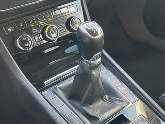 Skoda Superb 1.6 TDI kombi Led 2018 - 9