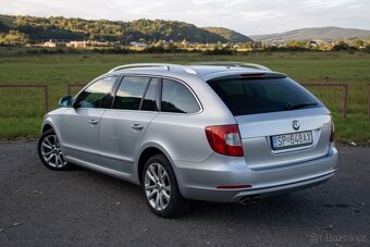 Škoda Superb Combi -125 kw Elegance 4X4 /AJ NA SPLÁTKY/ - 9