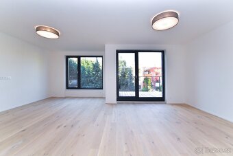 Pronájem ŘRD 7+kk,220 m2,Praha 4-Hostivař.přehrada - 9