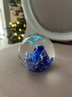 Skleněné těžítko s delfíny - 9