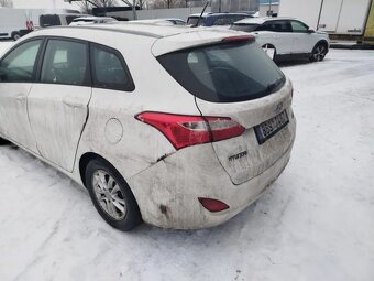 Hyundai i30, Kombi 1.4i 73kW Bourané - 9