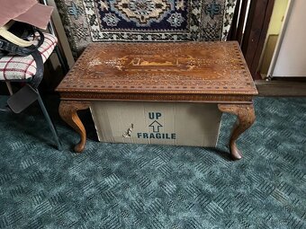 Nábytek z tropického dřeva - 9