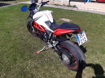 MV Agusta - 9