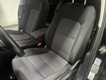 VW Passat B8 Variant 2.0TDI 110kW EVO DSG ACC Navi MATRIX - 9