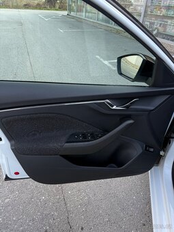 Škoda Scala 1.6 TDI 85kw DSG Style,CarPlay,R18,Matrix - 9