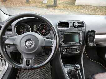 VW Golf 6 combi 2,0 103 kw Panorama Kůže Highline - 9