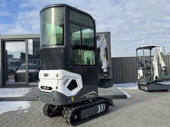 Minibagr XTM X10S PRO 2025 s kabinou - 9