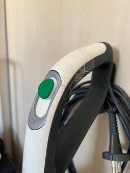 Vorwerk VK200 s bohatým příslušenstvím - 9