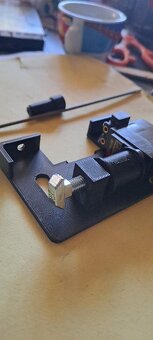 Model sovětského obrněného vozidla měřítko 1/10 - 9