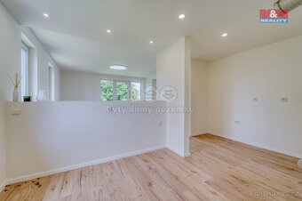 Prodej rodinného domu, 340 m², Popovičky, ul. Na Skalce - 9