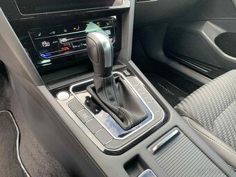 VW Passat B8 2.0 TDI 110 kW/DSG/R-Line/FULL LED/12.2021 - 9