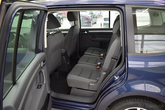 Volkswagen Touran 1,6 TDi 77 kW, 7-míst,NAVI,1.maj., - 9