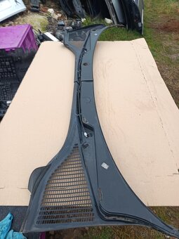 Prodám. Plastový kryt pod stěrače - torpédo  Škoda Octavia 3 - 9