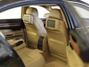 BMW 750LI 1:18 kyosho - 9
