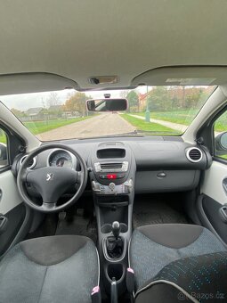 Peugeot 107 1,0i manuál 2011 - 9