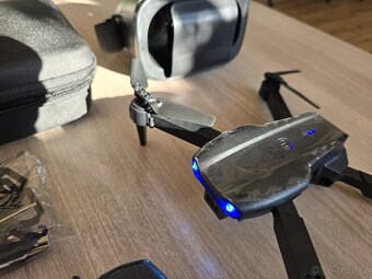 Dron Professinal dual kamera + box s příslušenstvím + VR - 9