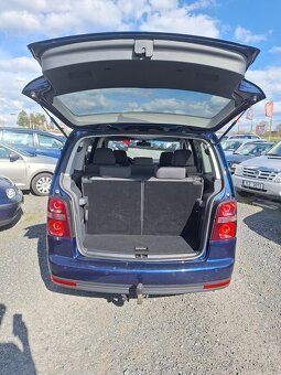 Volkswagen Touran 1.9 TDI 77Kw Highline 7MÍST - 9