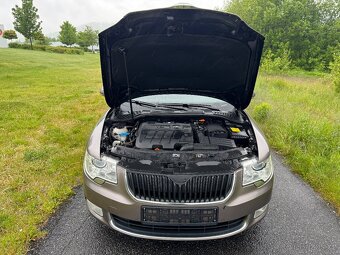 ŠKODA SUPERB II 2.0 TDI COMBI/125 kW/ZÁRUKA/JARNÍ SLEVA - 9