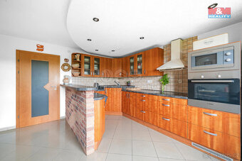 Prodej rodinného domu, 370 m², Borová - 9