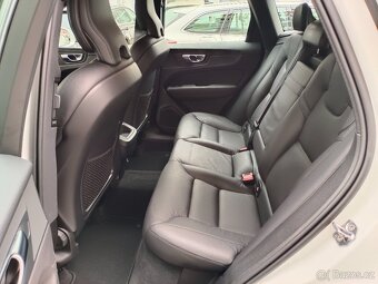 Volvo XC60 B4 AWD 2.0 145KW Momentum Virtu - záruka Autodraf - 9