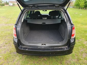 Opel Astra kombi 1.6i nová stk - 9