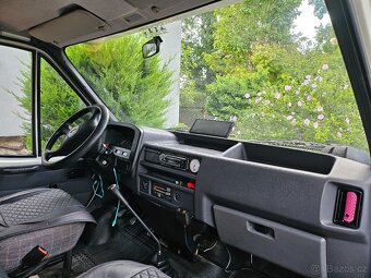 Obytný automobil Ford Transit - 9