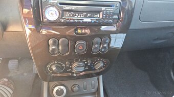 DACIA DUSTER 1,6 i 4x4 - 9