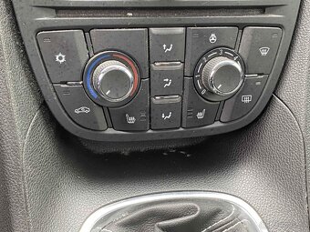 Opel Meriva 1.4T ,  88 kW benzín, 2011 - 9