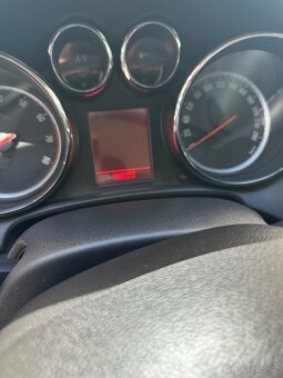 Opel Astra J 1.4 74kw 2011 - 9