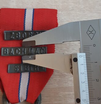 ČS. REVOLUČNÍ MEDAILE - ŠTITKY ZBOROV , BACHMAČ , SIBIŘ - 9