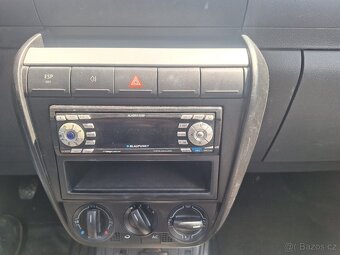 VW Fox 1.4 i/55kW.. R. 2010. Najeto 148.940 km. Serviska - 9