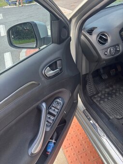 Ford Mondeo - 9