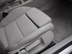 AUDI A4 2.5TDI 120KW LUXUSNÍ STAV BEZ KOROZE,166TIS KM - 9