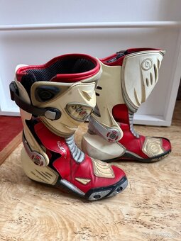 Damska vybava na moto - 9