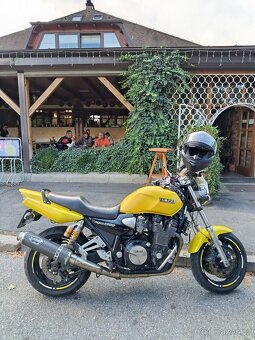 Yamaha XJR - 9