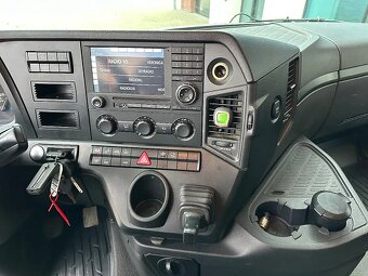 Mercedes-Benz Arocs 3243 8x4 - sklápěč s hydraulickou rukou - 9