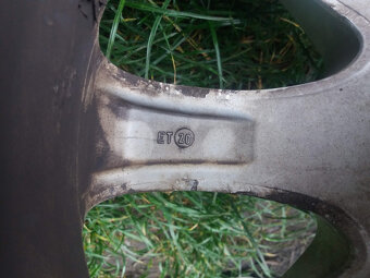 ALU kola R17 5x120 BMW 5 E60 E61 zimní sada ET20 - 9