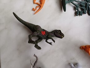 Dětské hračky, zvířátka. - 9