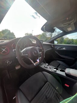 Mercedes-Benz CLA45 AMG - 9