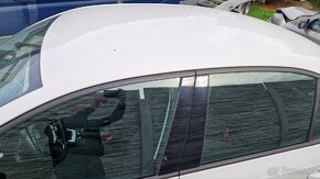 Škoda Octavia III sedan výřez karoserie blatník - 9