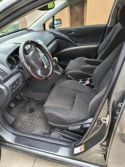 Toyota Corolla Verso - 9
